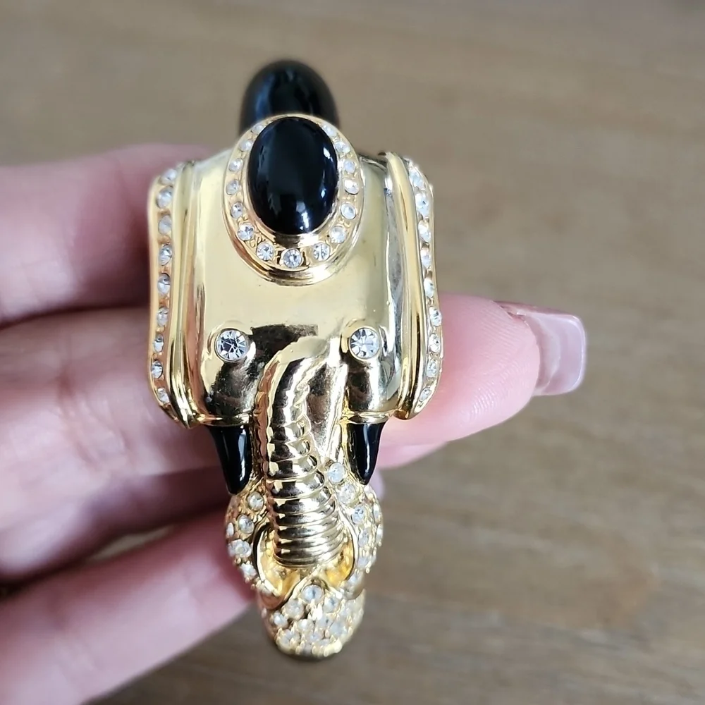 Vintage 1970s Jeweled Elephant Bracelet Gilt Metal Black Enamel Hinged Bangle - Picture 2 of 7